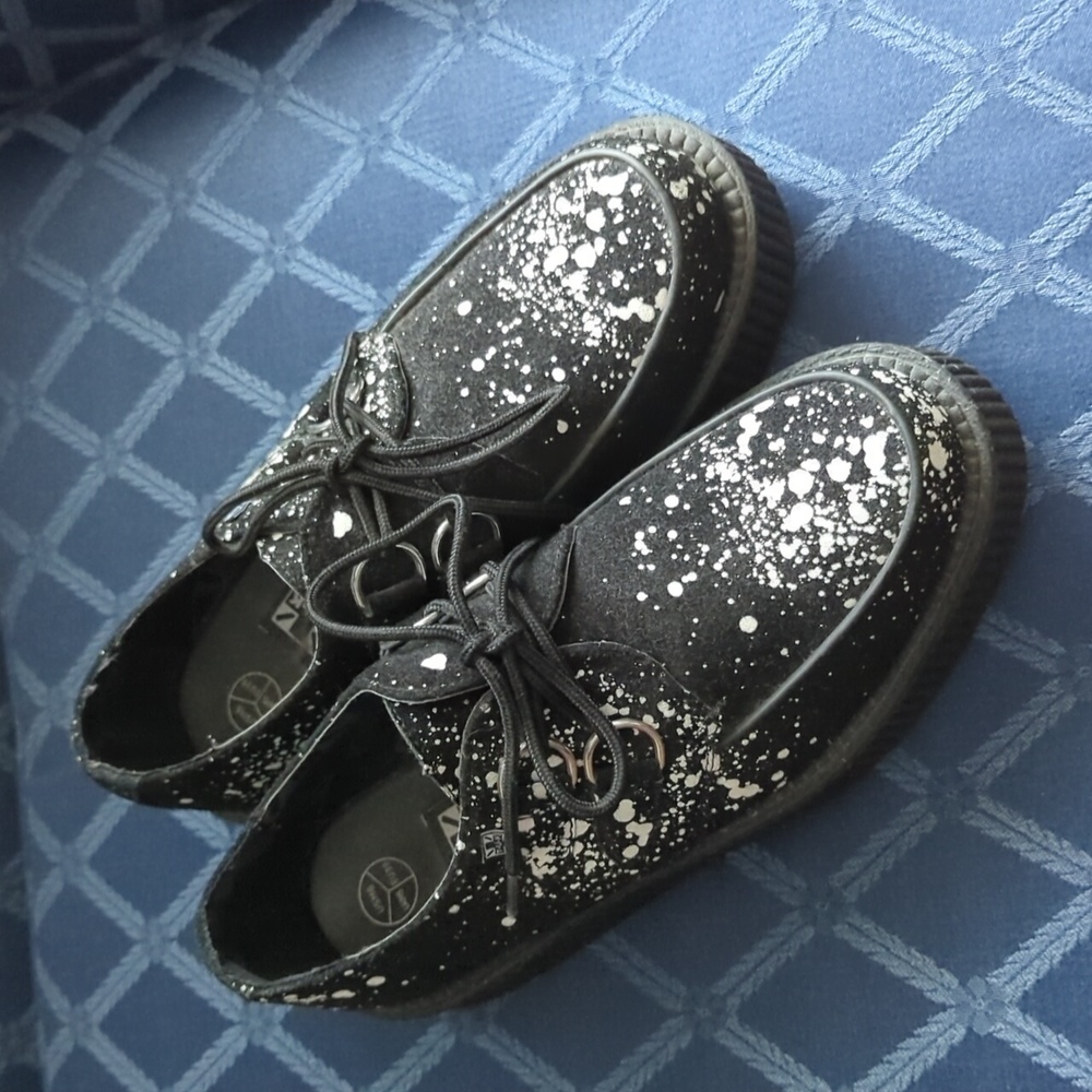 Tuk Black And White Paint Splatter Creeper Gem